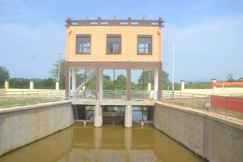 工業平板電腦在水閘泵站監控體系中有哪些作用呢？