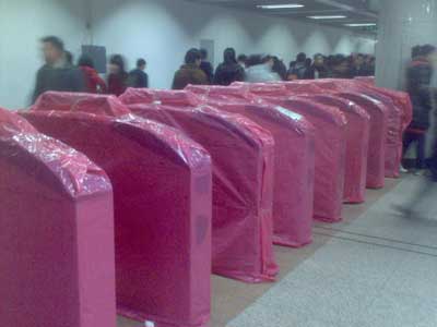 得麗瓏嵌入式工業一體機在自動售檢票系統中的應用